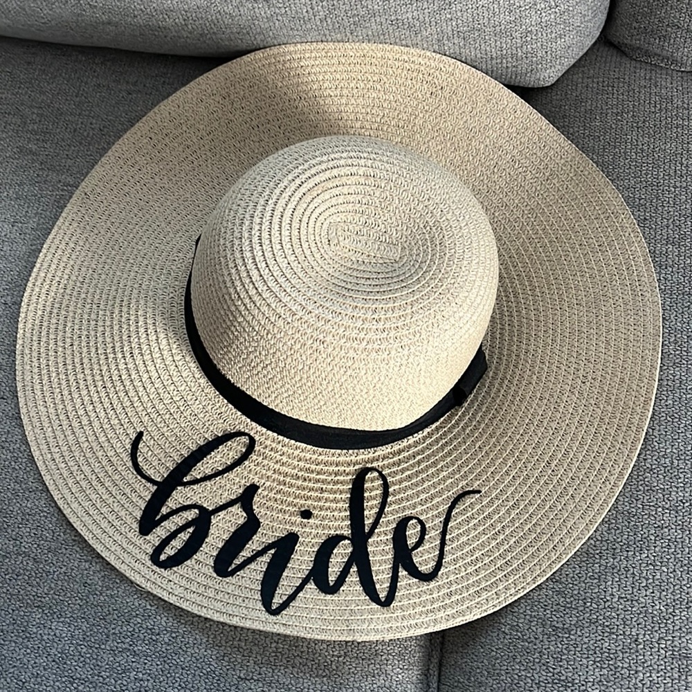 Bride beach hat